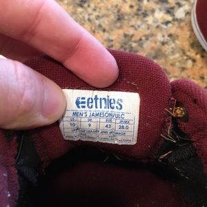 Etnies Shoes - Etnies Jameson Vulc Suede Sneakers Etnies Shoes - Etnies Jameson Vulc Suede Sneakers